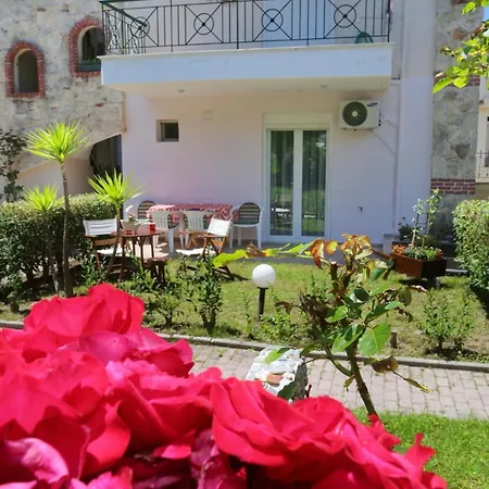 Family House Skála Foúrkas